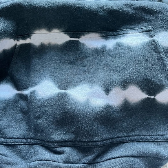 Green Tea Tie-Dye Hoodie Size XL - Picture 7 of 7